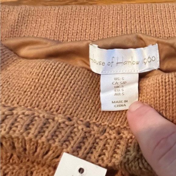 House of Harlow 1960 Two Piece Sleeveless Sweater Set - Picture 9 of 12